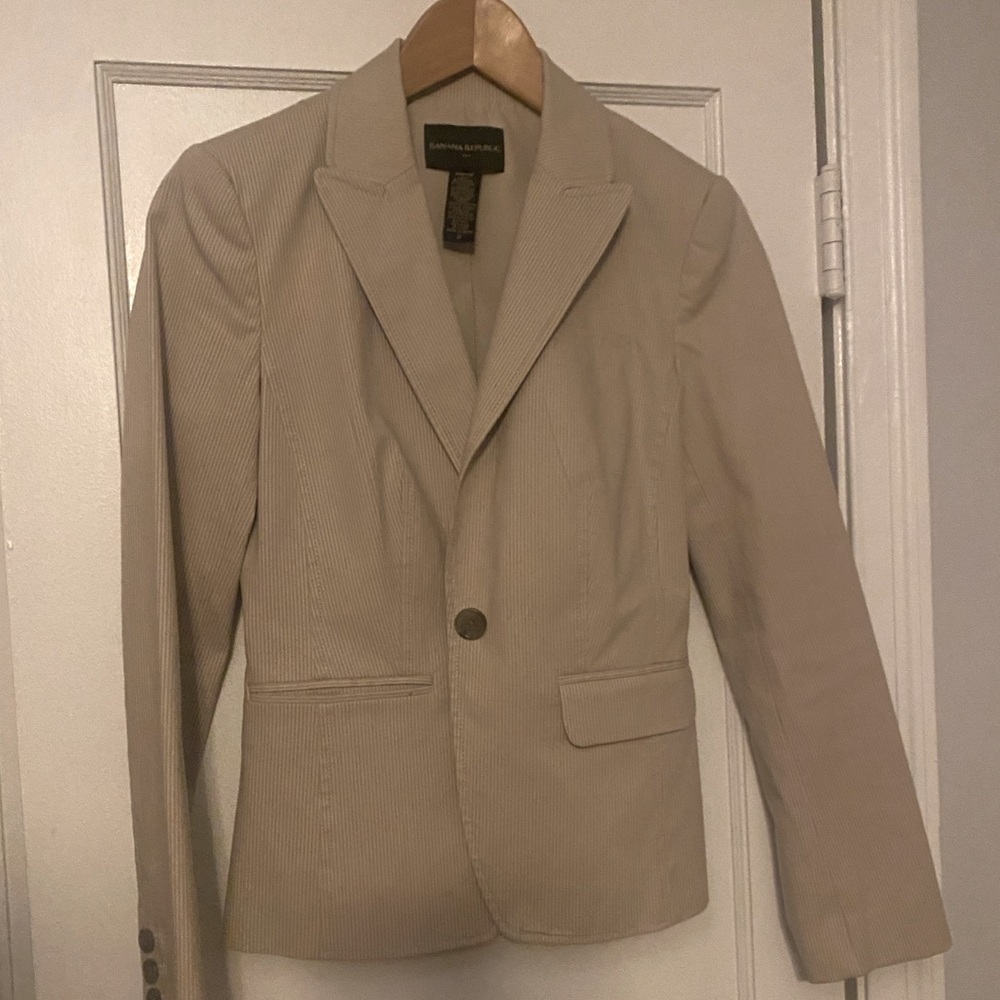 Banana republic tan pinstripe stretch blazer